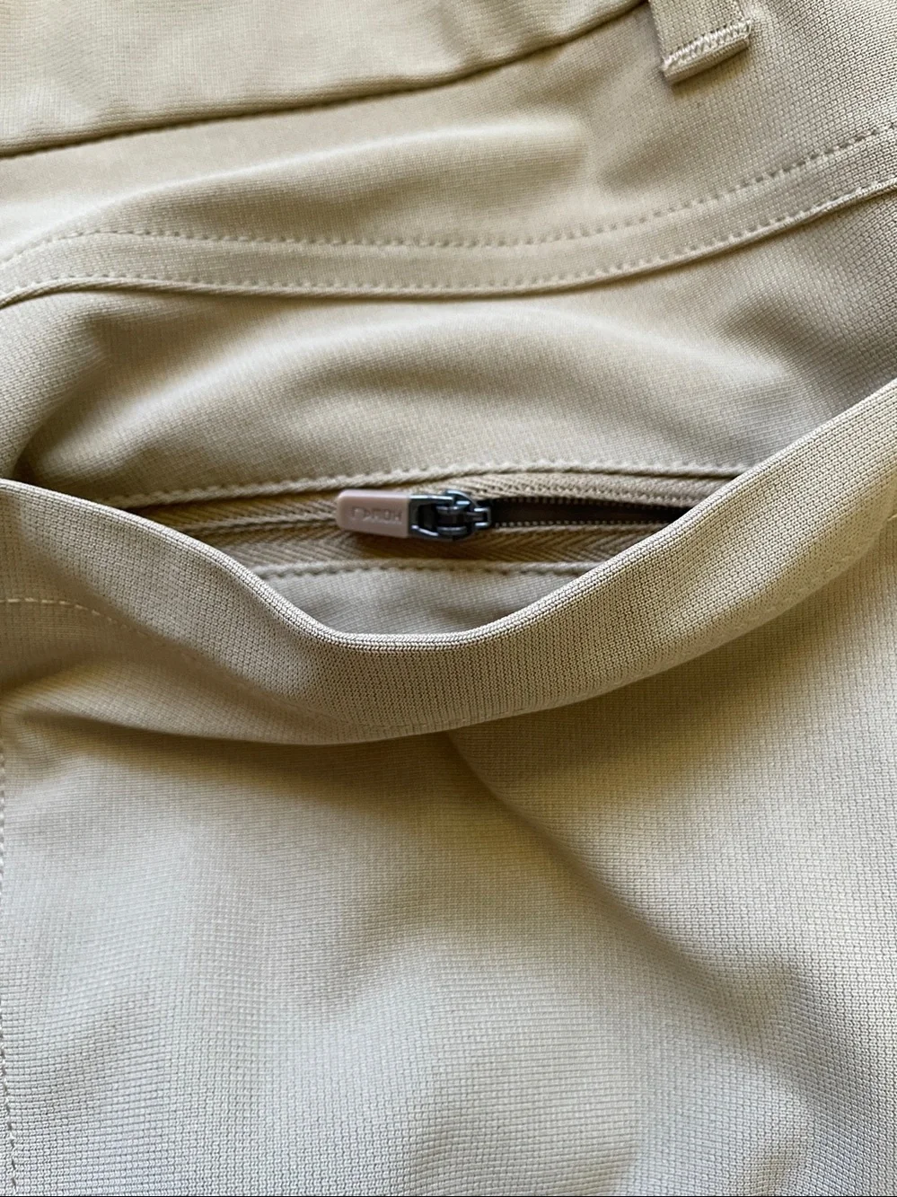 Athletic Performance Pants Stretch Tailored Golf Travel Khaki VRST NWT Commuter